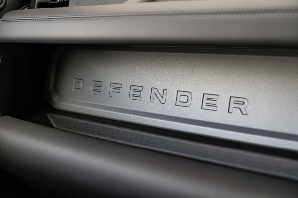 2026 Land Rover Defender L663 110 P635 OCTA SUV image 17