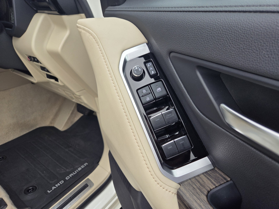 2024 Toyota LandCruiser FJA300R VX SUV Image 16