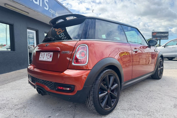 2012 MINI Cooper R56 LCI Cooper S Hatch Image 6