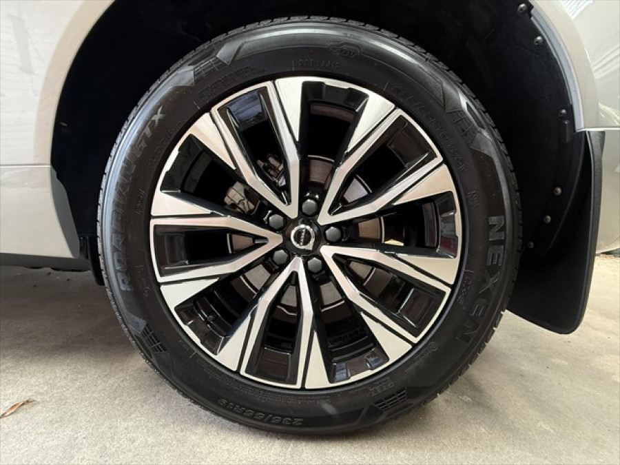 2023 Volvo XC60 UZ Plus B5 SUV Image 17