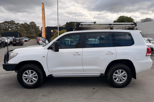 2009 Toyota LandCruiser VDJ200R GXL SUV Image 12