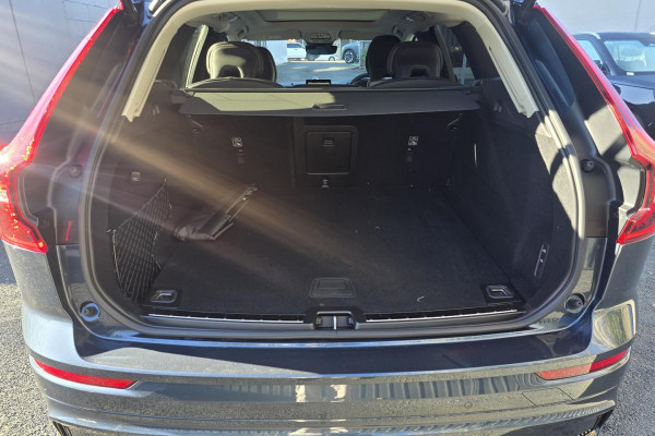 2026 Volvo XC60 UZ Ultra B5 Dark SUV Image 10