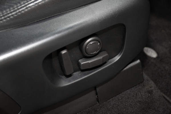 2019 Land Rover Discovery Series 5 SE SUV image 14