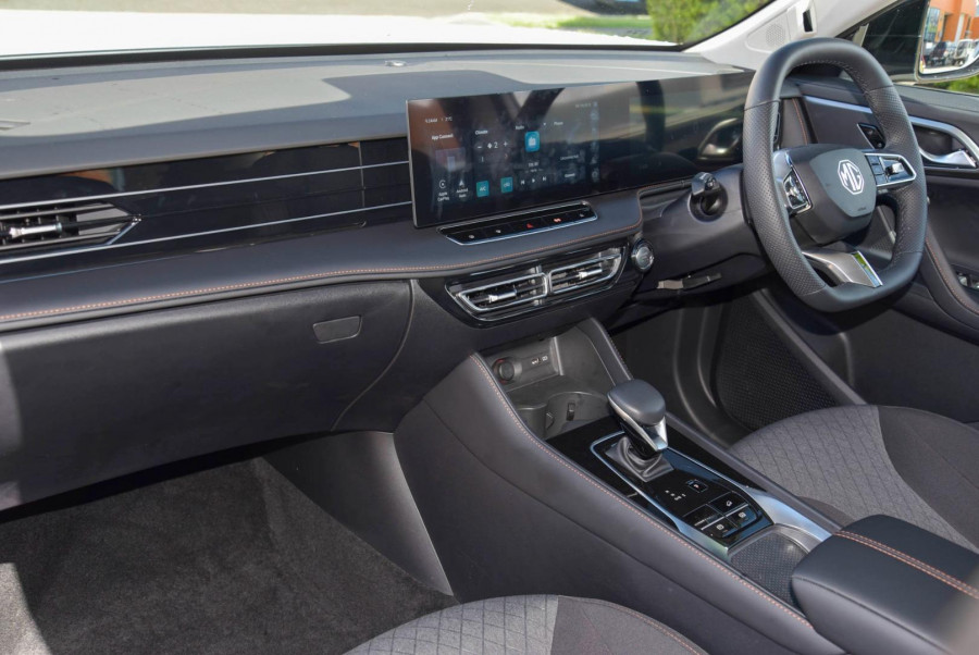 2024 MY24.5 MG HS AS33 Vibe SUV Image 7