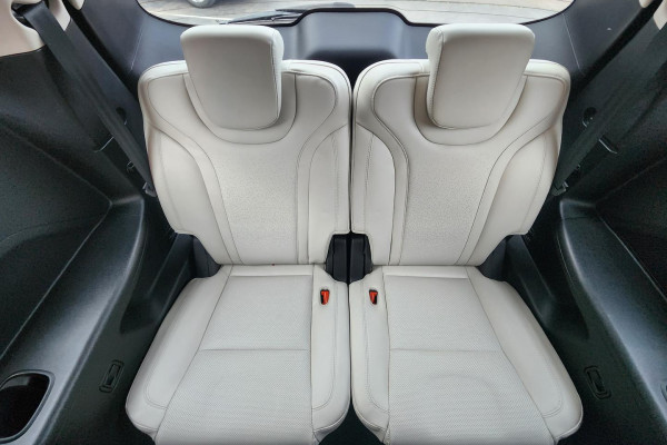 2023 Mahindra XUV700  AX7L SUV Image 14