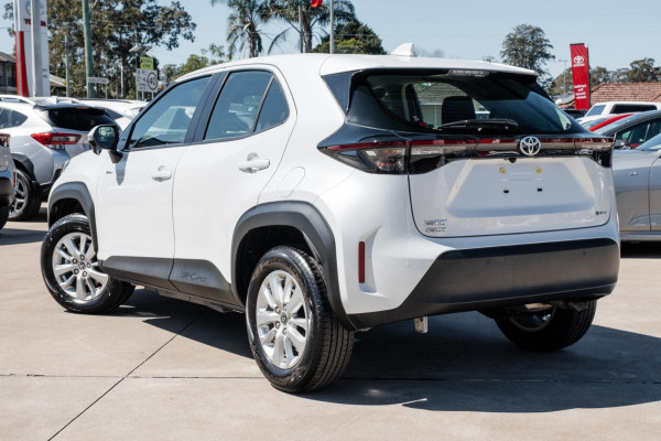 2025 Toyota Yaris Cross MXPJ10R GX SUV Image 2