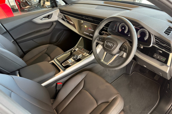 2025 Audi Q7 4M TFSI 185kW SUV Image 9