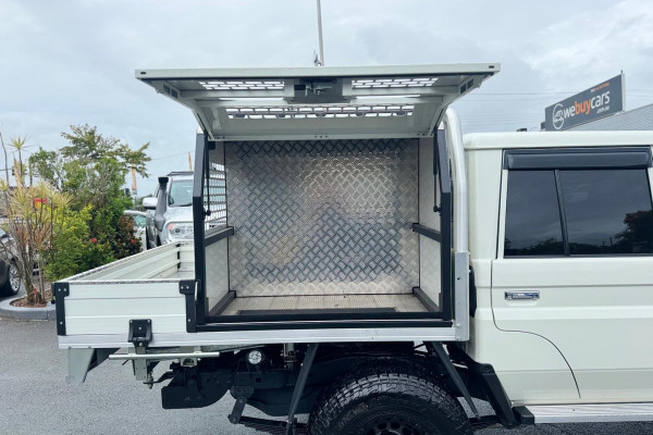 2023 Toyota LandCruiser VDJ79R WorkMate Double-Cab Cab-Chassis Image 15