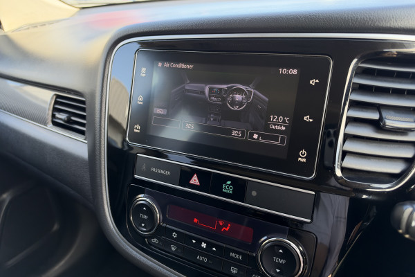 2018 MY18.5 Mitsubishi Outlander ZL Exceed SUV Image 32