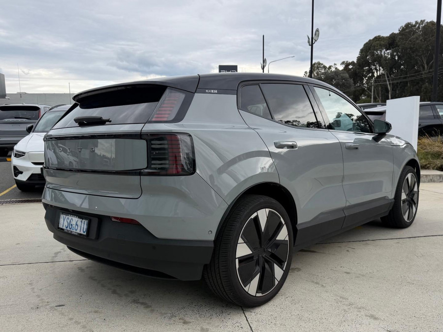 2024 Volvo EX30  Twin Motor Performance Ultra SUV Image 3