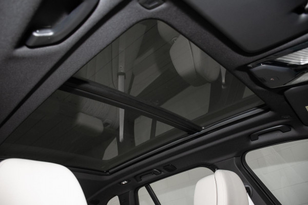 2025 BMW X5 G05 LCI xDrive50e M Sport SUV image 11