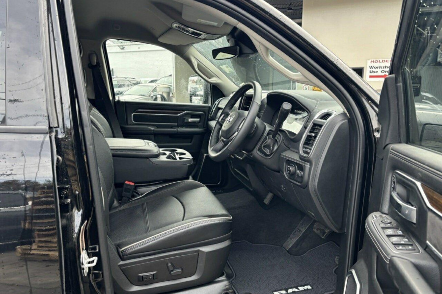 2023 Ram 2500 DJ Laramie Ute Image 8