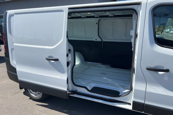 2025 Renault Trafic X82 Pro Van Image 5