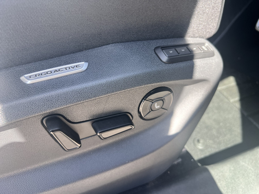 2026 Volkswagen Tayron R4 195TSI R-Line SUV Image 16