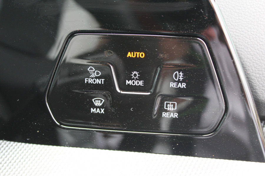 2025 Volkswagen Golf 8.5 110TSI R-Line Hatch Image 22