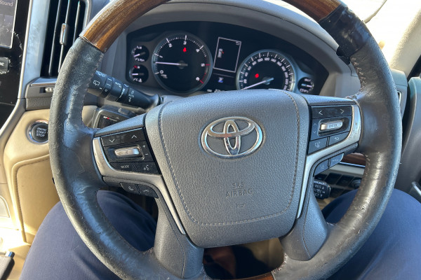 2016 Toyota LandCruiser VDJ200R Sahara SUV Image 39