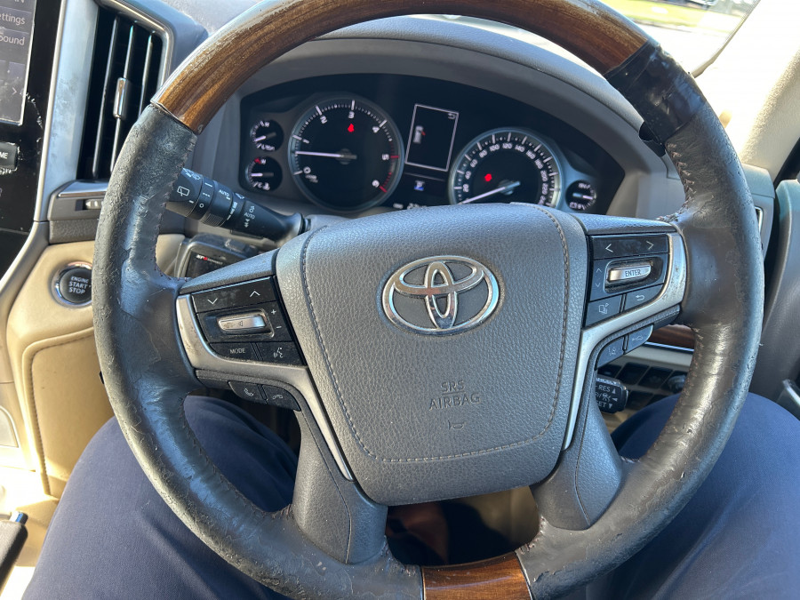 2016 Toyota LandCruiser VDJ200R Sahara SUV Image 39