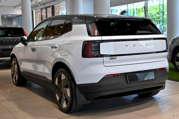 2026 Volvo EX30  Single Motor Extended Range Plus SUV Image 4