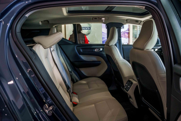 2026 Volvo XC40 XZ Ultra B4 Bright SUV Image 7