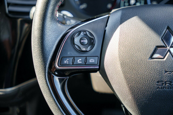 2021 Mitsubishi Outlander ZL Black Edition SUV Image 11