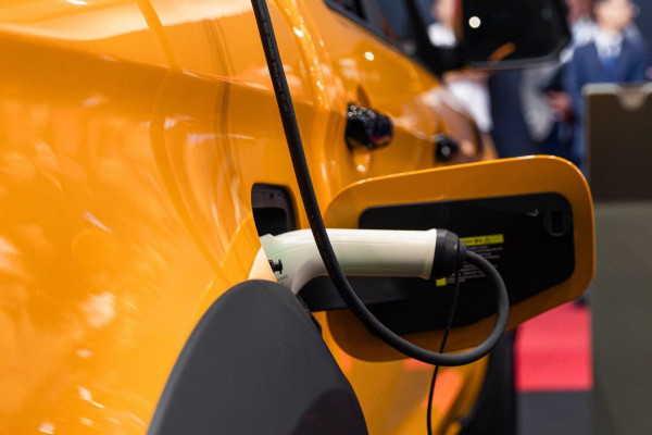 Hunter PHEV: Charging and Battery