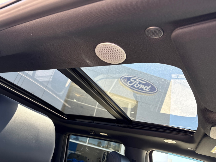 2024 Ford F-150  Platinum Dual Cab Image 17