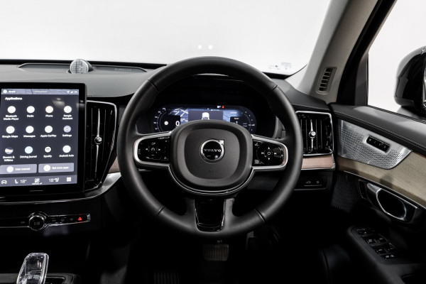 2025 Volvo XC90 L Series Ultra T8 Plug-In Hybrid SUV Image 17