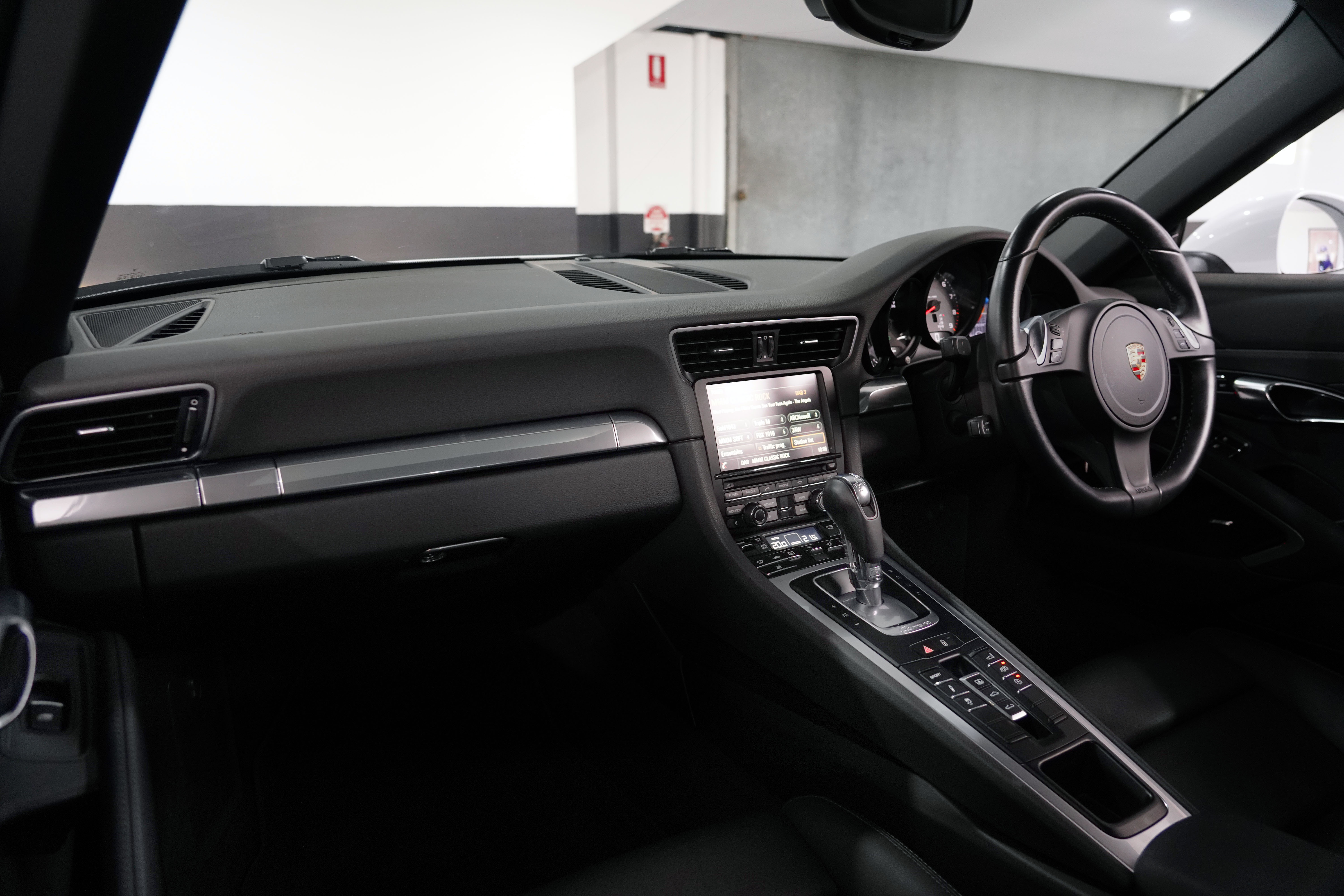 2015 Porsche 911 Carrera S Coupe Image 26