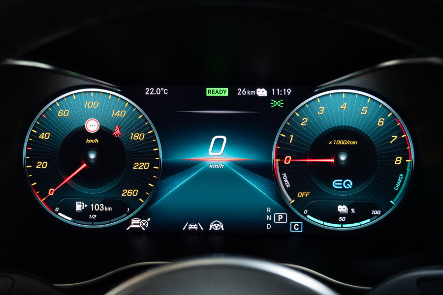 2020 Mercedes-Benz GLC-Class 300e 4matic (Hybrid) SUV Image 21