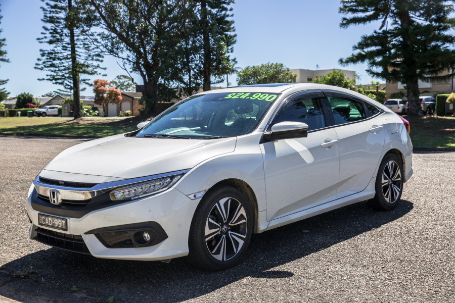 2016 Honda Civic 10th Gen  VTi-LX Sedan Image 6