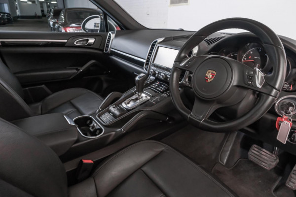 2012 MY13 Porsche Cayenne 92A SUV image 7