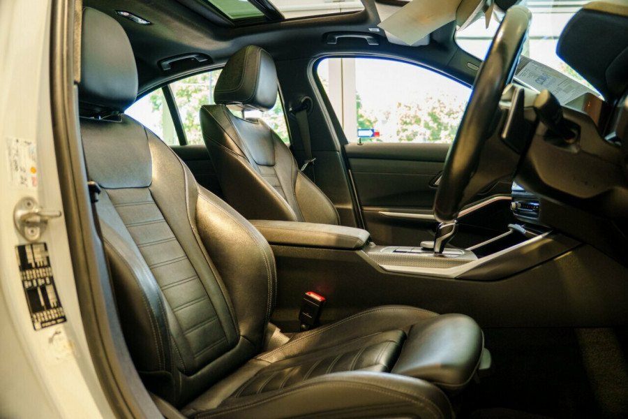 2022 BMW 3 Series G20 320i M Sport Sedan Image 17