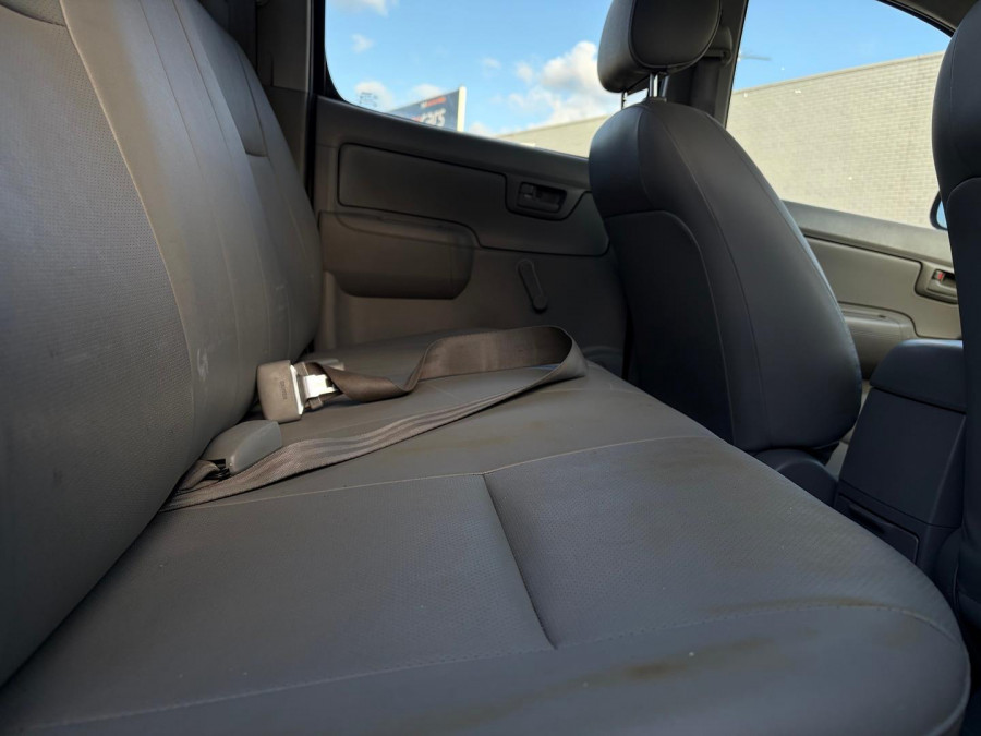 2009 MY10 Toyota HiLux TGN16R WorkMate Ute Image 14