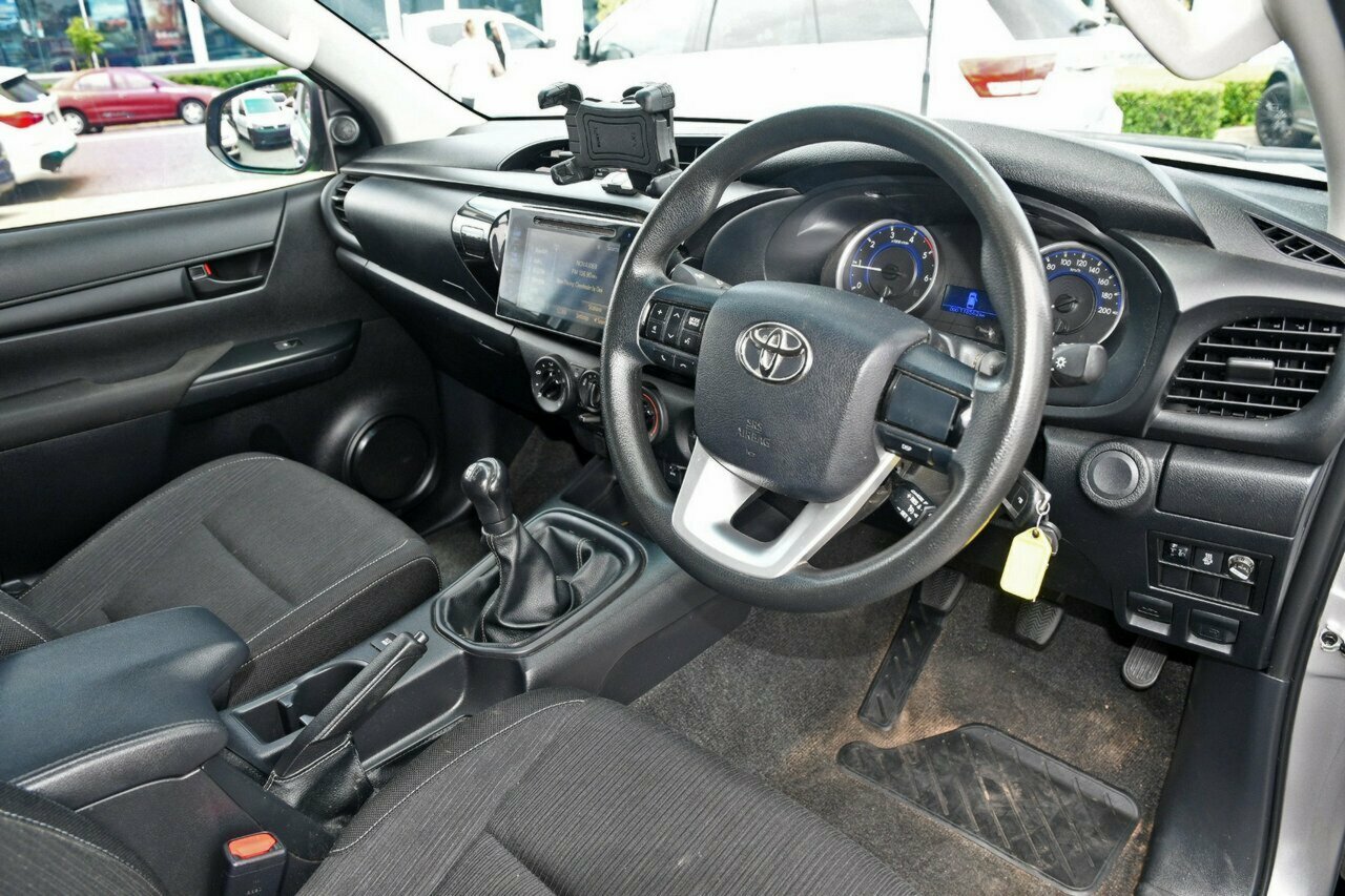 2016 Toyota Hilux GUN126R SR Double Cab Cab Chassis Image 8