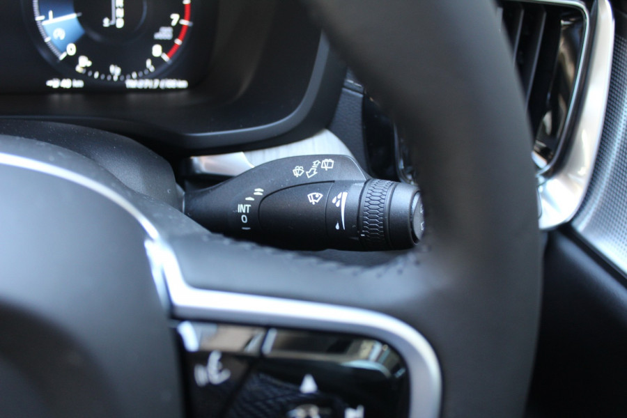 2020 Volvo V60 F-Series T5 Inscription Wagon Image 19