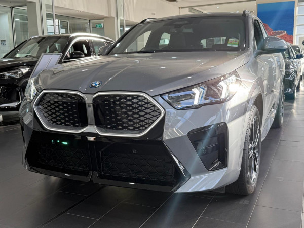 2024 BMW iX2 U10 eDrive20 M Sport SUV image 2