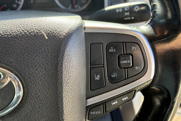 2019 Toyota HiAce GDH300R  Van Image 12