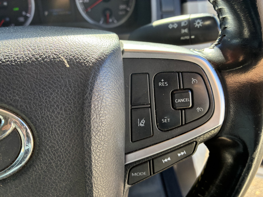 2019 Toyota HiAce GDH300R  Van Image 12