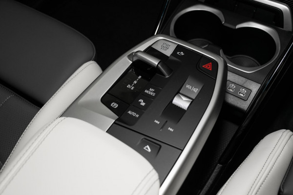 2026 BMW X1 U11 xDrive25e M Sport SUV image 13