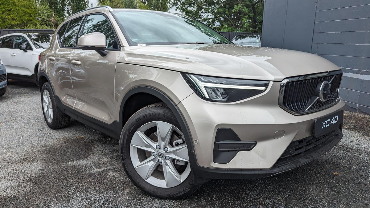 New 2023 Volvo XC40 Plus B4 413218 Moss Vale Sales, NSW