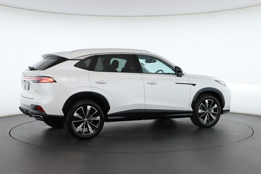 2025 MG HS AS33 Essence SUV Image 15
