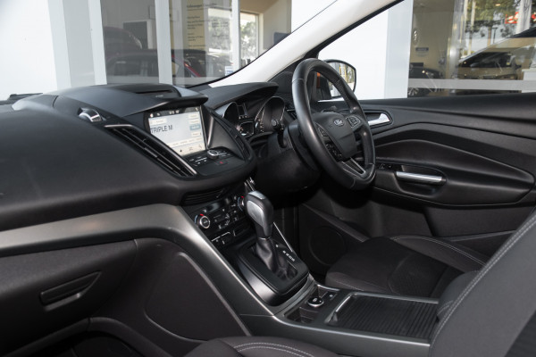 2017 Ford Escape SUV image 8