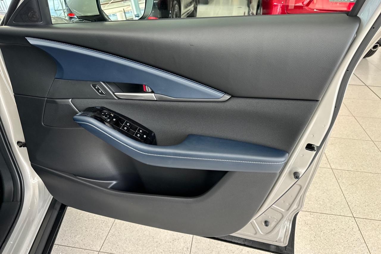 2025 MY24 Mazda CX-30 DM2W7A G20 Pure SUV Image 16