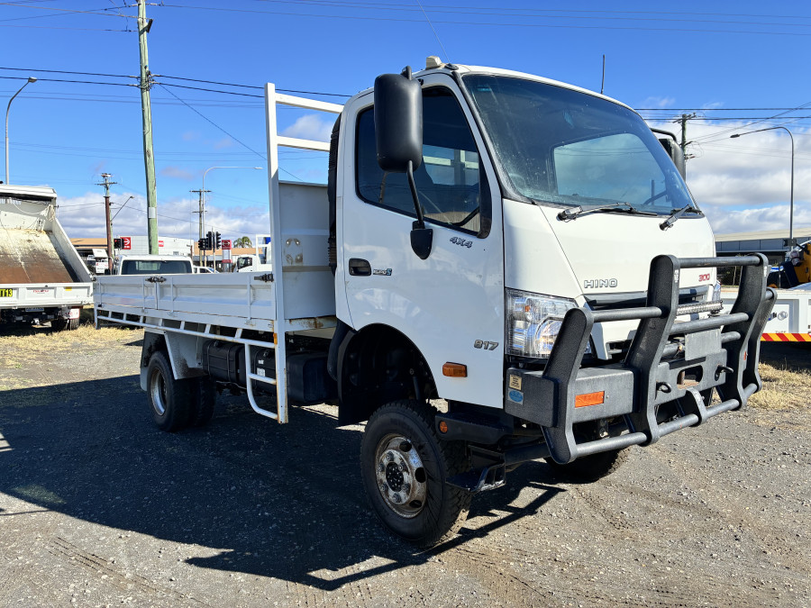 2018 Hino 300 Tray Dropside Image 1