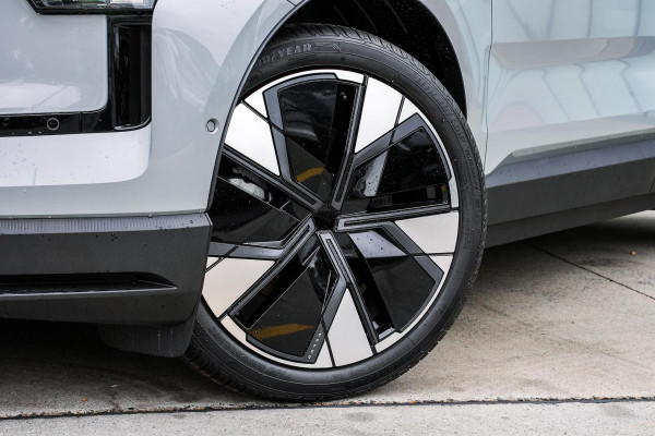 2024 MY25 Volvo EX30  Twin Motor Performance Ultra SUV Image 23