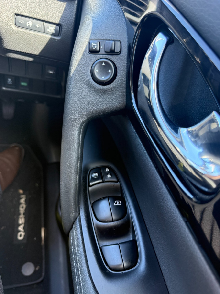 2017 Nissan QASHQAI J11 Ti SUV Image 17