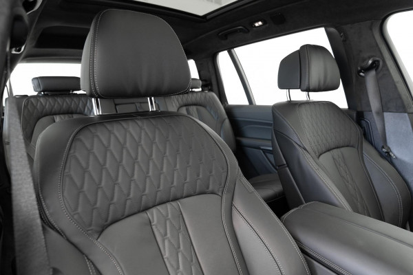 2025 BMW X7 G07 LCI xDrive40i M Sport SUV image 9