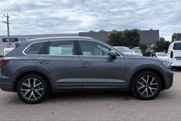 2024 Volkswagen Touareg RC 210TDI Elegance SUV Image 7