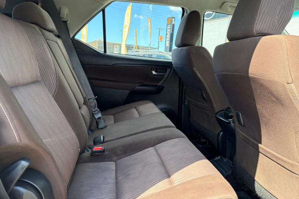 2017 Toyota Fortuner GUN156R GX SUV Image 12