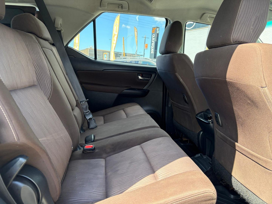 2017 Toyota Fortuner GUN156R GX SUV Image 12